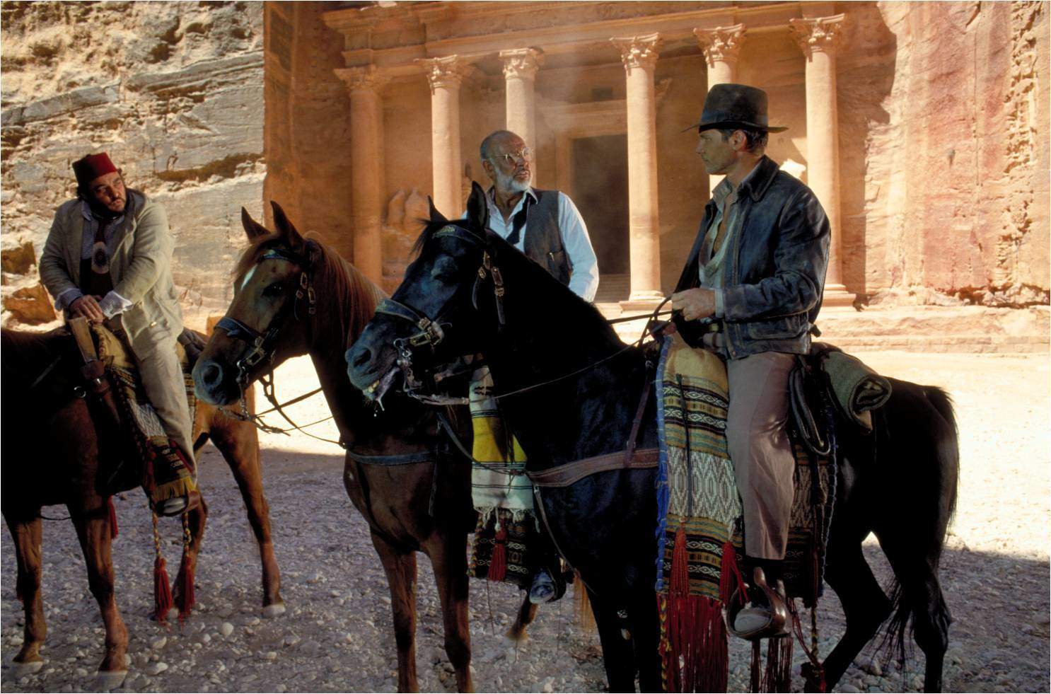 Screenshot from the 1989 film "Indiana Jones and the Last Crusade" with the Treasury in Petra in the background (Paramount Pictures)
