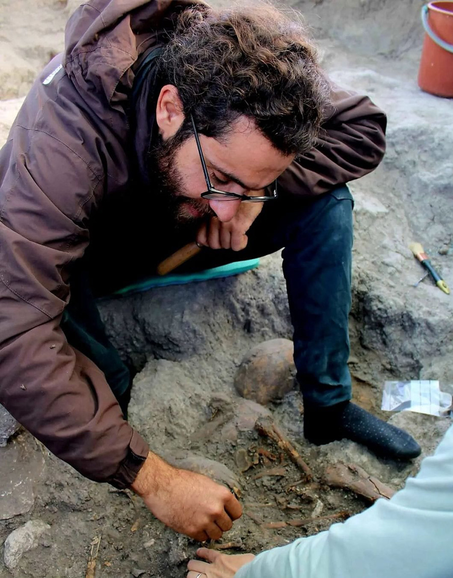 Ahmad Thaher, Kenneth W. Russell Memorial Fellowship 2024-2025